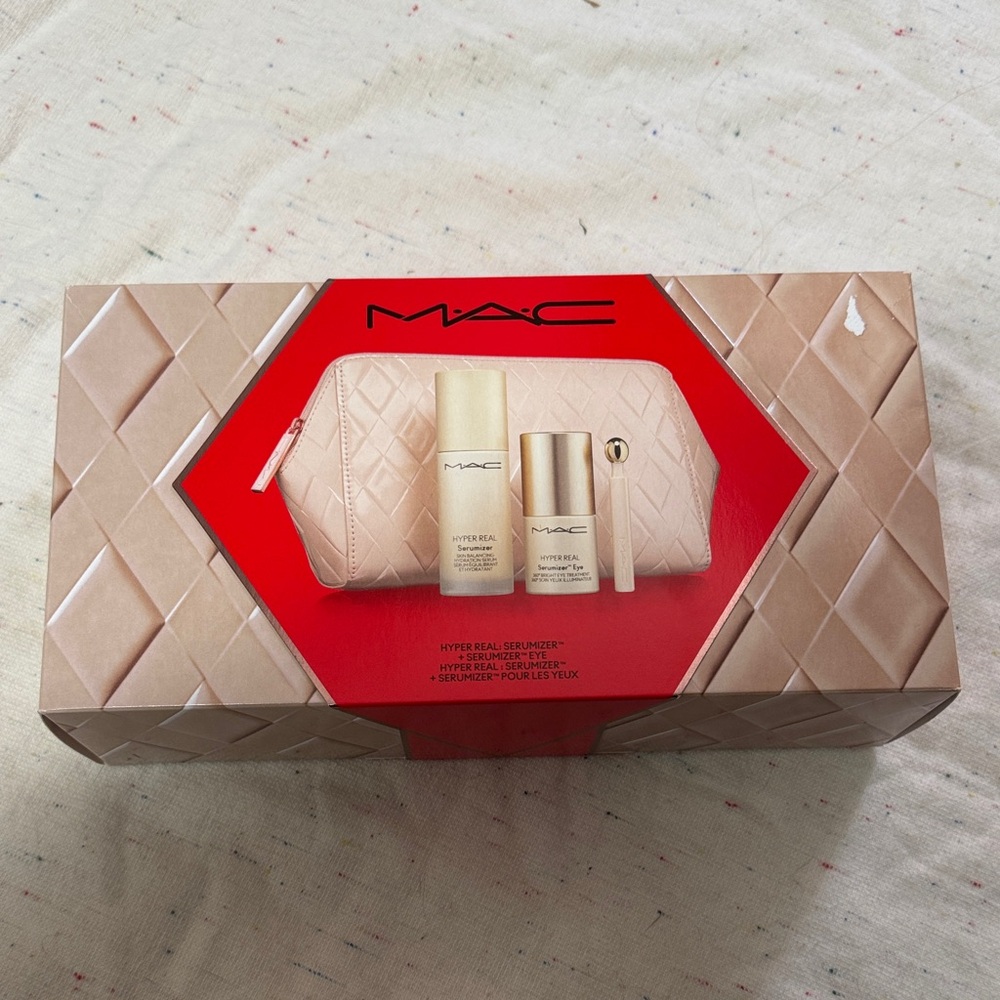 MAC Hyper Real skin care set